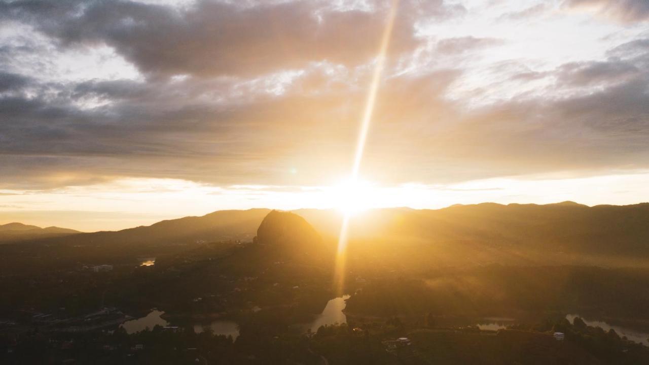 Domus Glamping Hotel Guatape Bagian luar foto