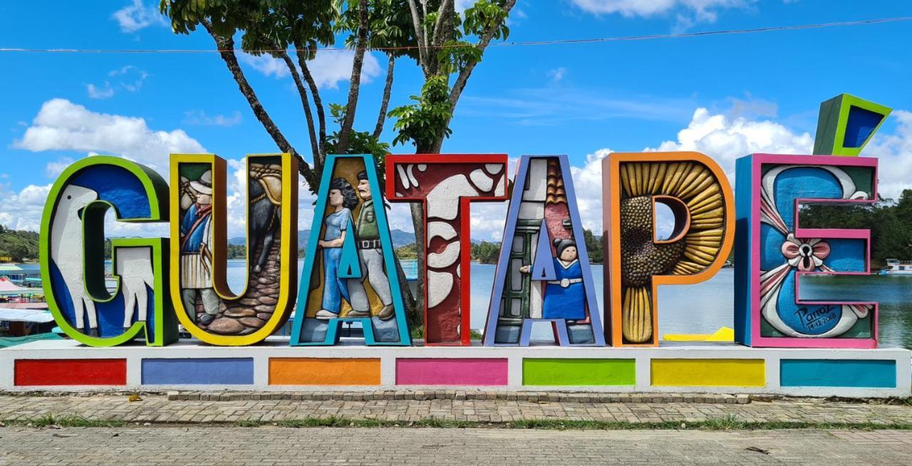 Domus Glamping Hotel Guatape Bagian luar foto